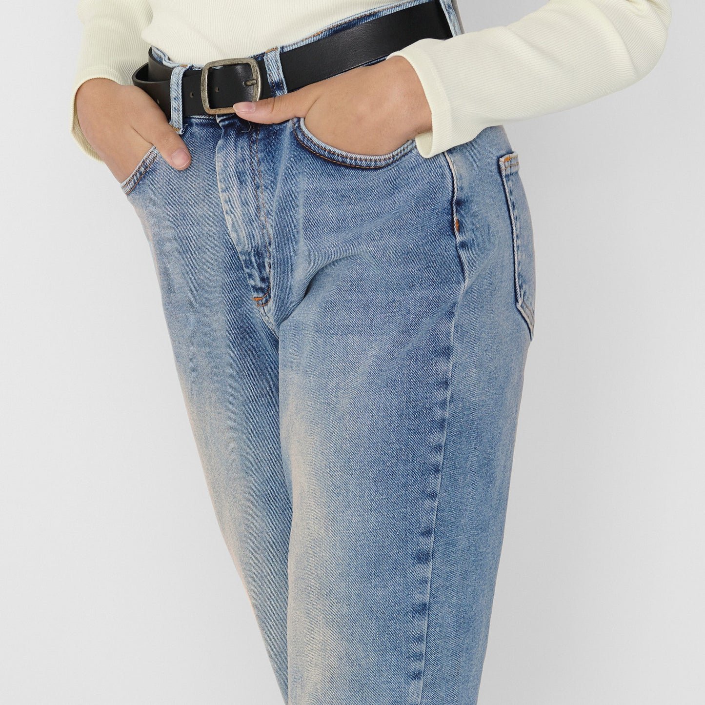 Jeanshose ONLVENEDA MOM