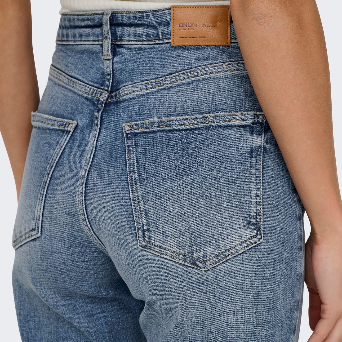 Jeanshose ONLJUICY FLARED