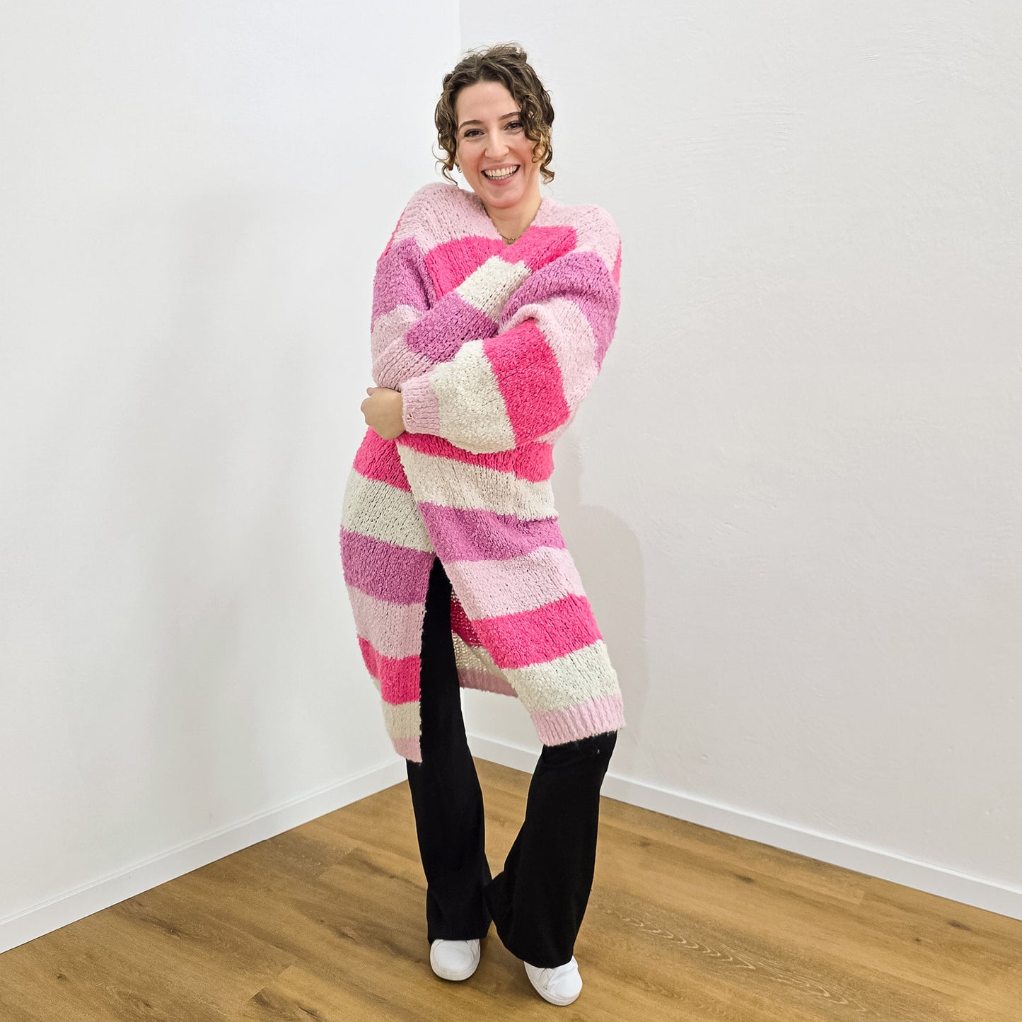 Bouclé-Strickjacke Sona