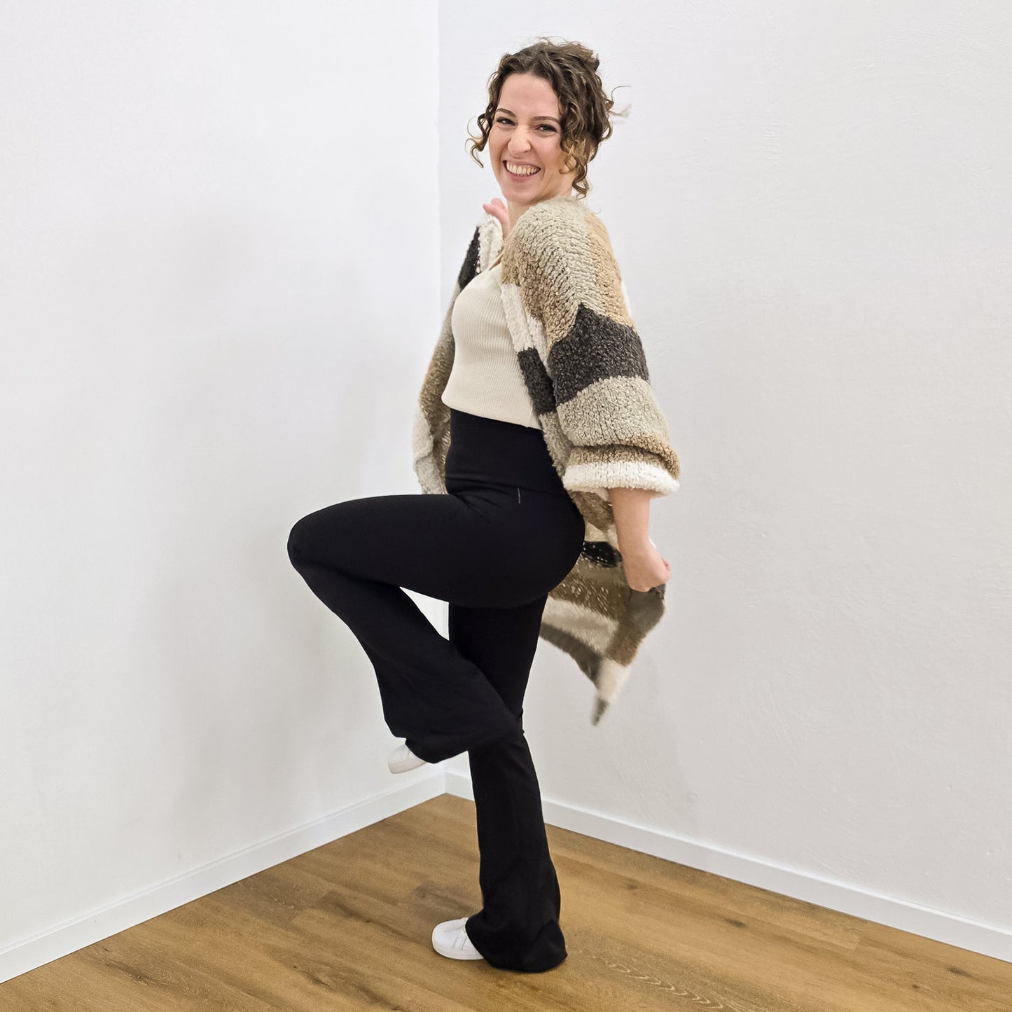 Bouclé-Strickjacke Sona