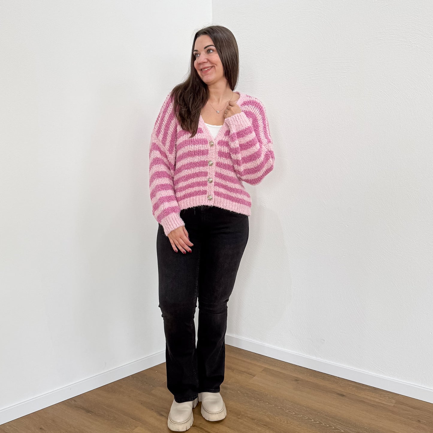 Bouclé-Strickjacke Alana